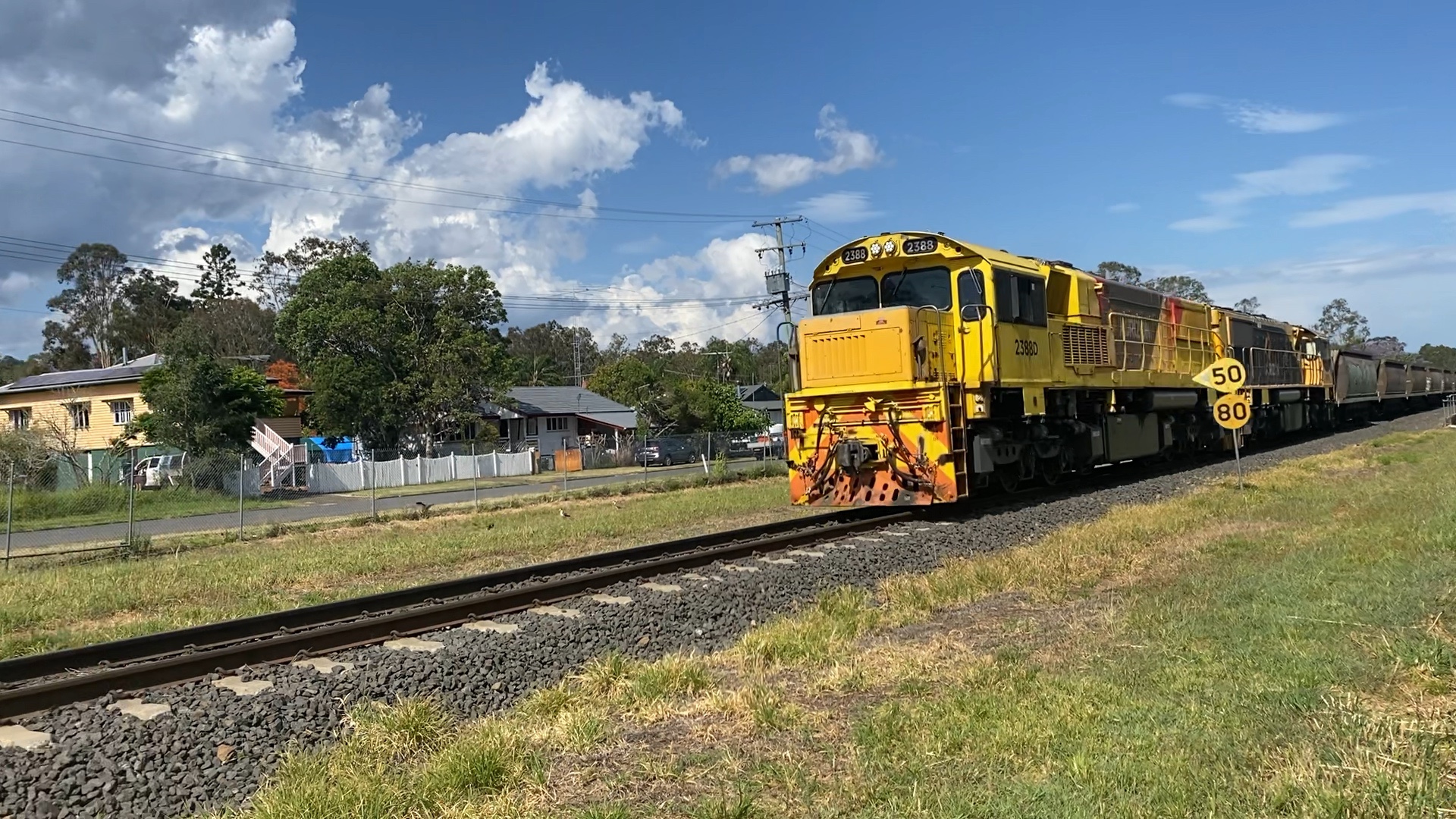 Trainspotting: Aurizon 2388D and 2313D
